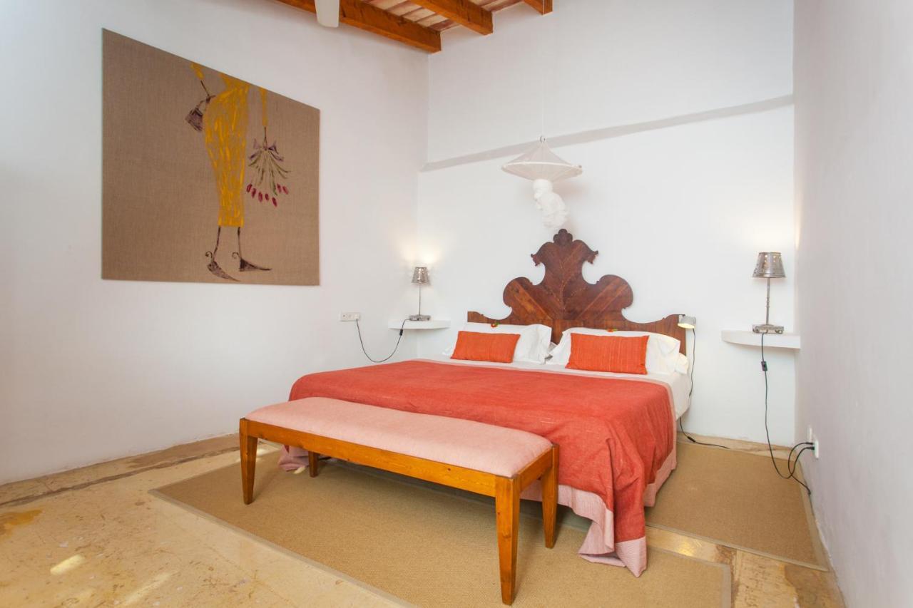 Oliver Moragues Grandhouse & Vineyard Landhuis *